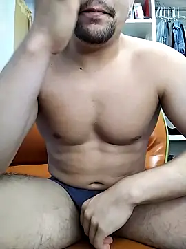 Snapshot of AxelWhitte chatting on 03.28.26 AxelWhitte online show from 03.28.26