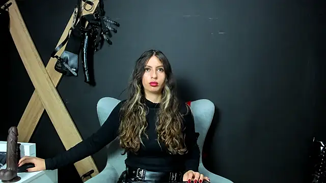 GoddesLeila online show from 06.12.26