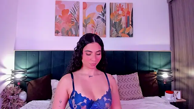 Snapshot of IrinaBlanc chatting on 05.24.26 IrinaBlanc online show from 05.24.26
