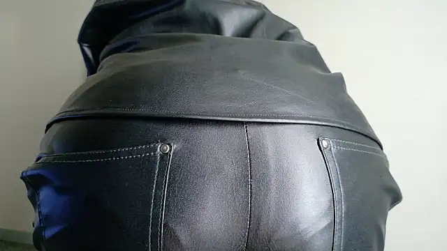 kyuleather online show from 02.05.26