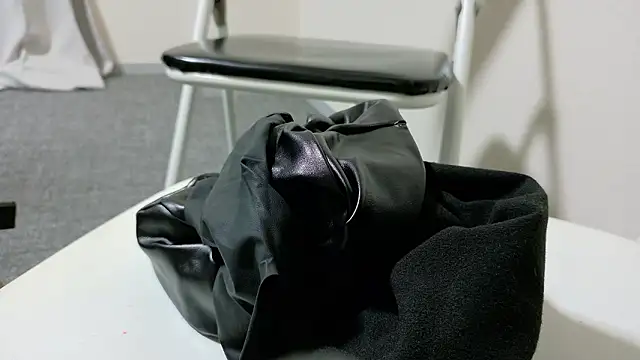 kyuleather online show from 04.17.26