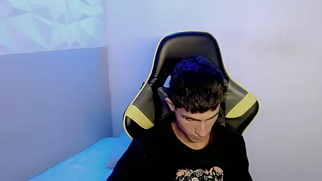 Akyra latinn online show from 02.17.26