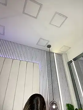 JuliaColemann online show from 04.10.26