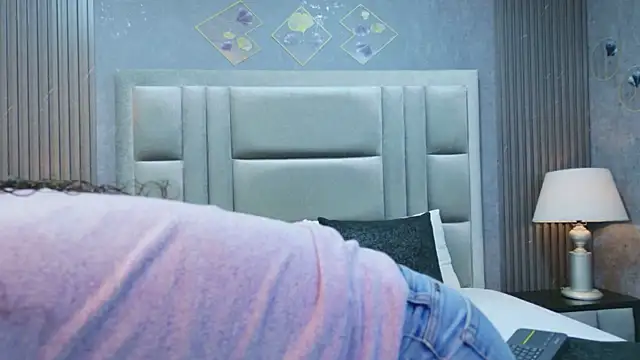 Snapshot of RoxanaAngel chatting on 02.19.26 RoxanaAngel online show from 02.19.26