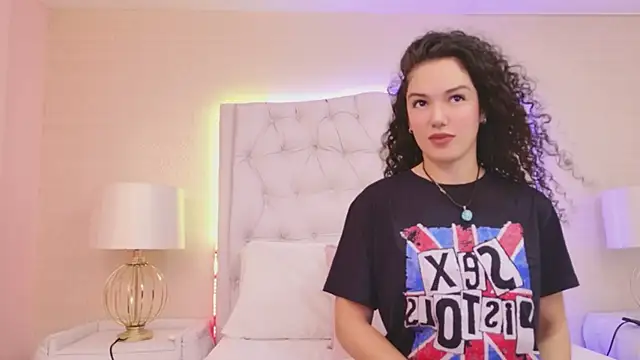 Snapshot of RoxanaAngel chatting on 02.26.26 RoxanaAngel online show from 02.26.26