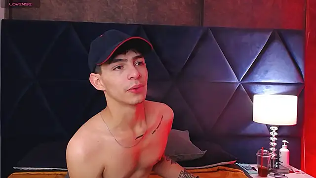 Logan Woods online show from 03.06.26