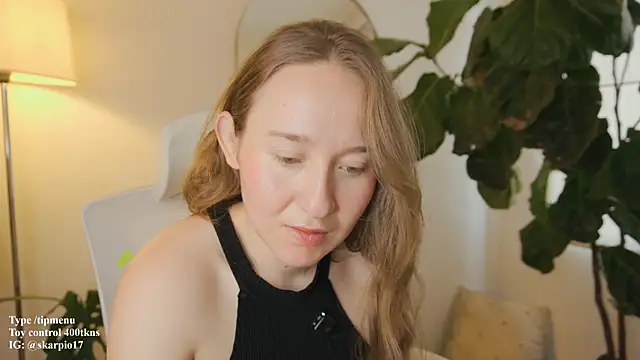 Snapshot of Scarlett_NoirMuse chatting on 02.17.26 Scarlett NoirMuse online show from 02.17.26