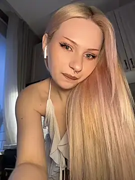 DayaFoxy online show from 04.27.26