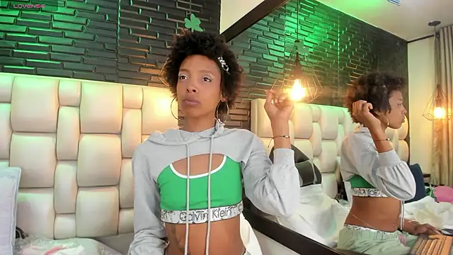 Afrodita Greenn online show from 03.19.26