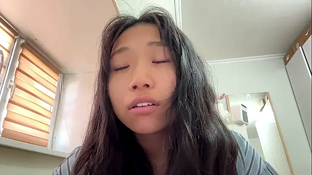 SweetMiaXO online show from 07.27.26
