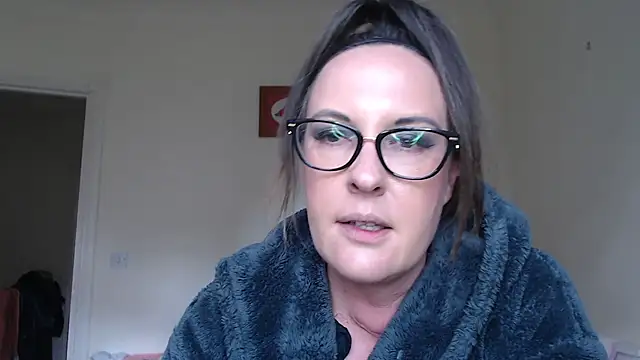 Snapshot of PsychicDominatrix chatting on 06.10.26 PsychicDominatrix online show from 06.10.26