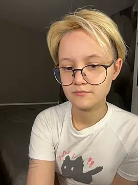 LuunaDorean online show from 02.14.26