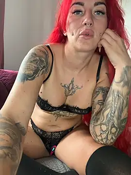 Snapshot of MrsRedFoxy chatting on 07.06.26 MrsRedFoxy online show from 07.06.26