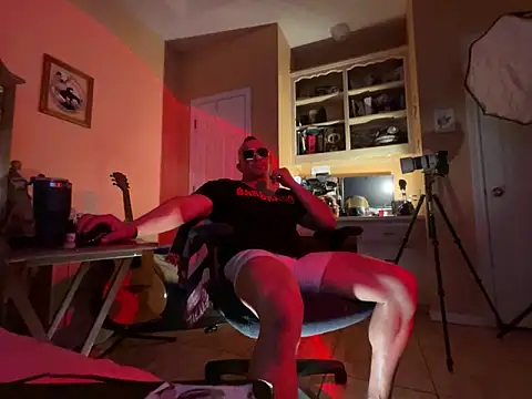 Snapshot of daddydonkey84 chatting on 06.10.26 daddydonkey84 online show from 06.10.26