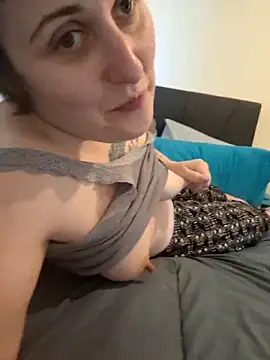 Tiara XOX online show from 02.25.26