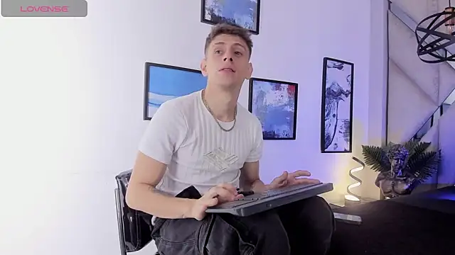 Snapshot of Jasper__jones chatting on 02.19.26 Jasper jones online show from 02.19.26