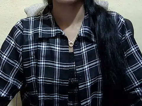 Snapshot of Khushi_v chatting on 02.12.26 Khushi v online show from 02.12.26