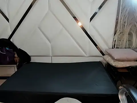 Shara Oz online show from 02.28.26