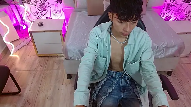 Snapshot of osamu_tay chatting on 02.14.26 osamu tay online show from 02.14.26