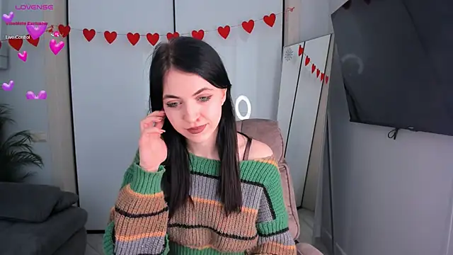 reze daisies online show from 02.26.26