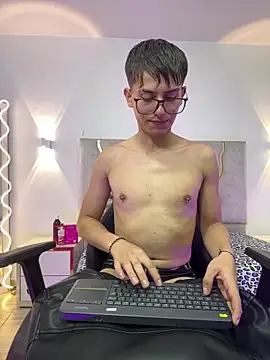 EVAN TAY online show from 03.02.26