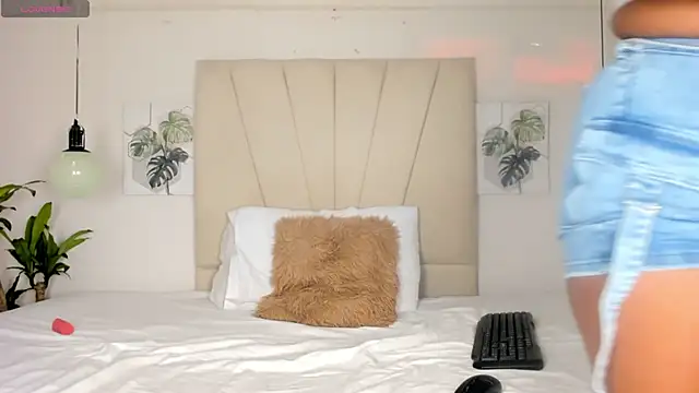 Ashley Ebony   online show from 02.04.26