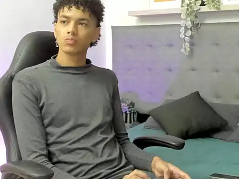 Snapshot of wes_gibbings chatting on 02.05.26 wes gibbings online show from 02.05.26