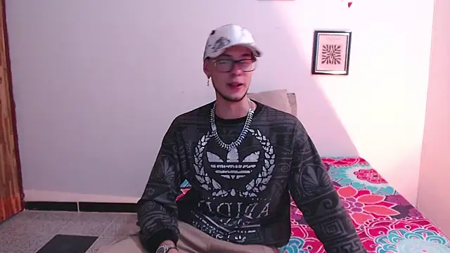 Snapshot of Vlad__night chatting on 02.19.26 Vlad night online show from 02.19.26