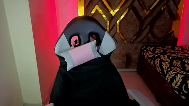 Luvienne online show from 02.02.26