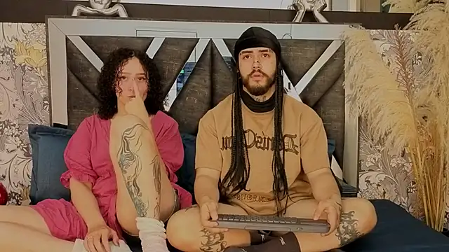 Snapshot of Benny_and_Mark chatting on 02.11.26 Benny and Mark online show from 02.11.26