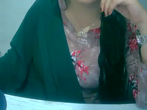 Snapshot of Cute_Aliyaa chatting on 02.25.26 Cute Aliyaa online show from 02.25.26