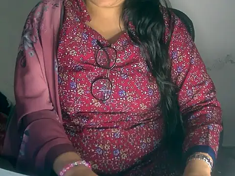 Snapshot of Cute_Aliyaa chatting on 03.01.26 Cute Aliyaa online show from 03.01.26