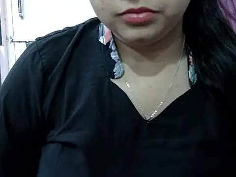 Snapshot of Cute_Aliyaa chatting on 04.21.26 Cute Aliyaa online show from 04.21.26
