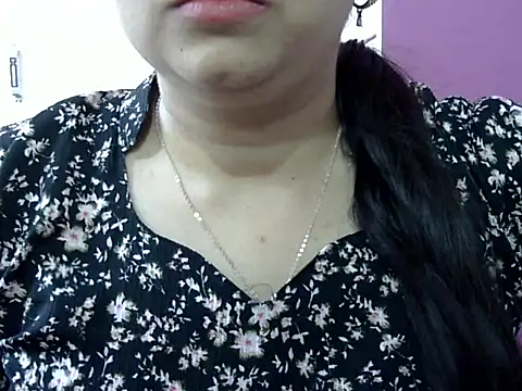 Snapshot of Cute_Aliyaa chatting on 04.25.26 Cute Aliyaa online show from 04.25.26