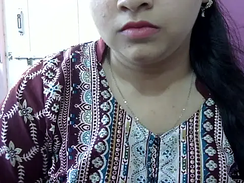 Snapshot of Cute_Aliyaa chatting on 05.09.26 Cute Aliyaa online show from 05.09.26