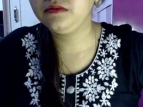 Snapshot of Cute_Aliyaa chatting on 05.26.26 Cute Aliyaa online show from 05.26.26