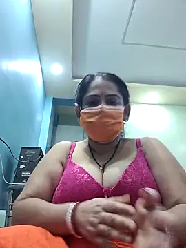 Snapshot of diyam4002 chatting on 02.04.26 diyam4002 online show from 02.04.26