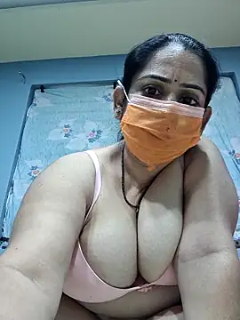 Snapshot of diyam4002 chatting on 02.20.26 diyam4002 online show from 02.20.26