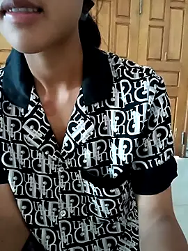 Hoa-tuylip online show from 04.17.26