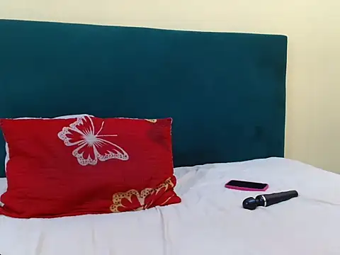 FreakyMelanin18 online show from 02.12.26