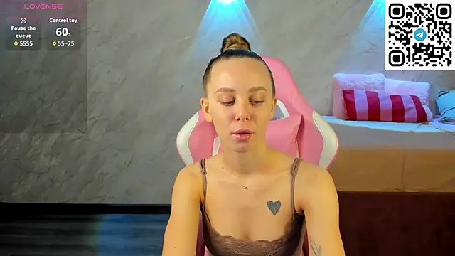 Snapshot of Tesssa_Young chatting on 02.07.26 Tesssa Young online show from 02.07.26