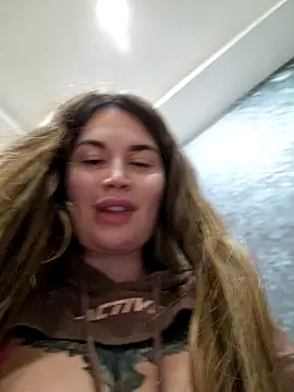 Snapshot of TattooGirlAlia chatting on 01.05.25 TattooGirlAlia online show from 01.05.25