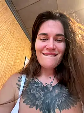 Snapshot of TattooGirlAlia chatting on 10.26.25 TattooGirlAlia online show from 10.26.25