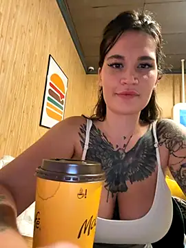 Snapshot of TattooGirlAlia chatting on 10.28.25 TattooGirlAlia online show from 10.28.25