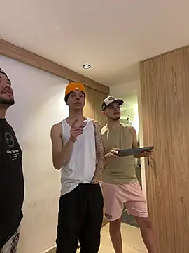 Snapshot of TheBatMansion chatting on 03.01.26 TheBatMansion online show from 03.01.26