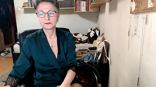 katemodel online show from 10.02.25