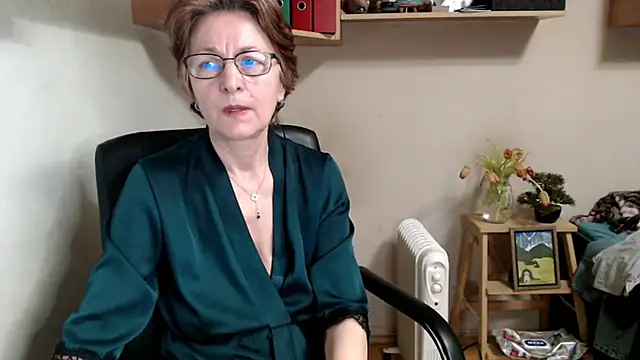 Snapshot of katemodel chatting on 02.12.26 katemodel online show from 02.12.26