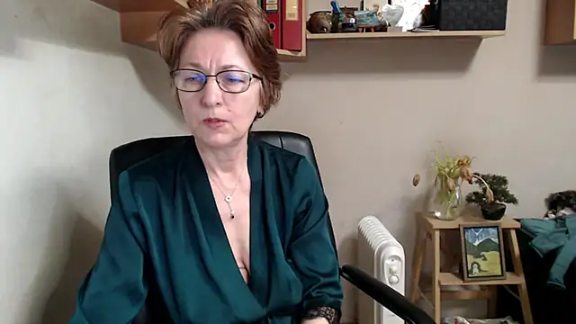 Snapshot of katemodel chatting on 02.13.26 katemodel online show from 02.13.26