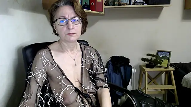 Snapshot of katemodel chatting on 06.14.26 katemodel online show from 06.14.26
