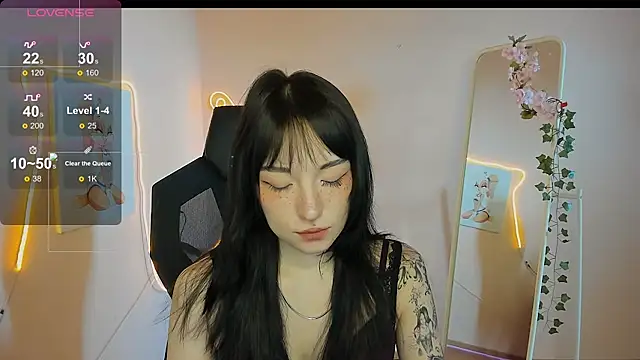 Snapshot of AliceeinWonderlanddd chatting on 05.03.26 AliceeinWonderlanddd online show from 05.03.26